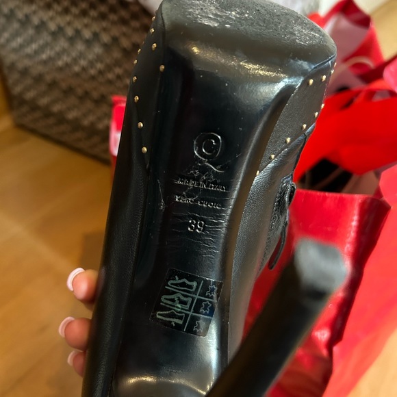 ALEXANDER MCQUEEN Black Leather Studded Heart-Toe Platform Bootie, Size 39 - Picture 4 of 8